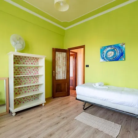 Apartment Joivy Family Flat With Garden And Parking Genoa